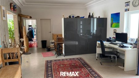 Wohnen und arbeiten in einzigartiger Kombination – moderner Bungalow mit Poollandschaft und Gewerbehalle