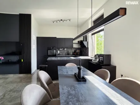 Modern saniert – stilvolle 2-Zimmer-Wohnung mit Gemeinschaftsgarten!
