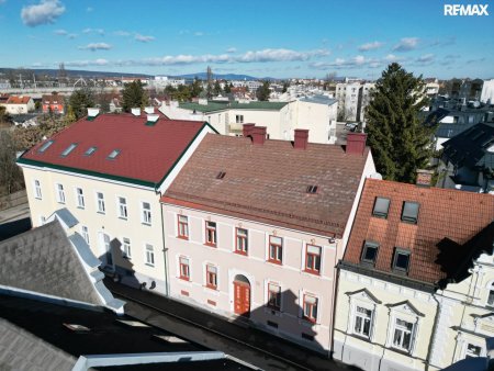 Zeitwandel - Mehrparteienhaus mit Entwicklungspotenzial in Wiener Neustadt!