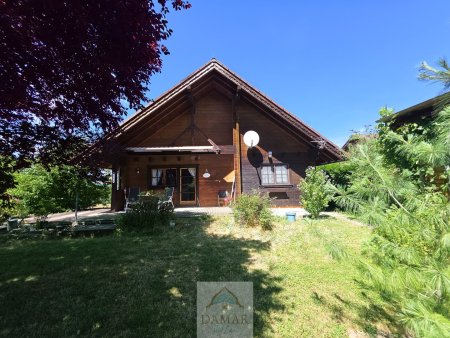 Holzhaus mit Garten & Seezugang – Wohnen, wo andere Urlaub machen!