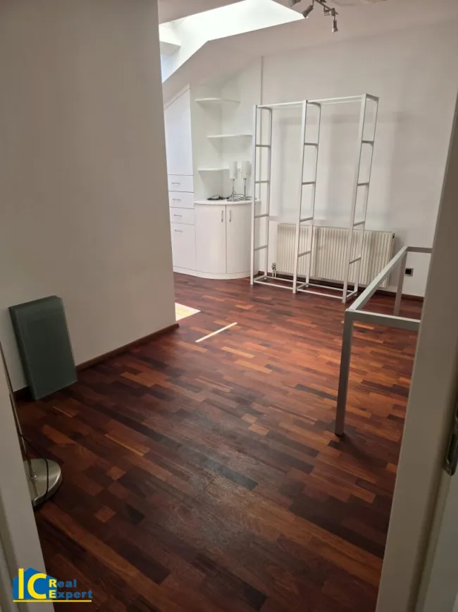 Großzügiges Schlafzimmer