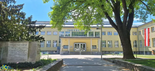 Theresienbad in wenigen Minuten zu Fuß erreichbar