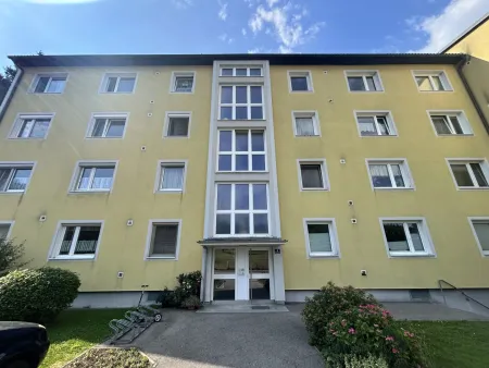 Traumhafte 3-Zi Wohnung in Vöcklabruck mit Allg. Garten, Loggia & Stellplatz – ca.90m² Komfort!