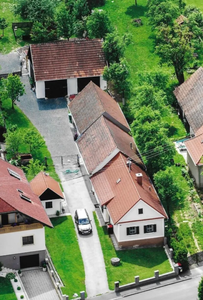 SANIERTES EINFAMILIENHAUS IN ABSOLUTER RUHELAGE - Bild