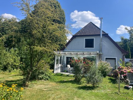 Lassen Sie sich verzaubern! Einfamilienhaus mit wunderbarem Garten in den Wiener Alpen