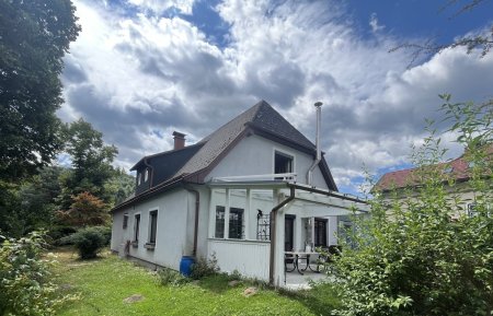 Lassen Sie sich verzaubern! Einfamilienhaus mit wunderbarem Garten in den Wiener Alpen