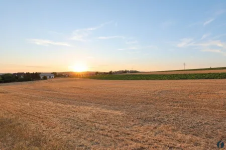 Sonnenuntergang hinter dem Haus