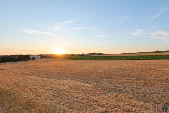Sonnenuntergang hinter dem Haus