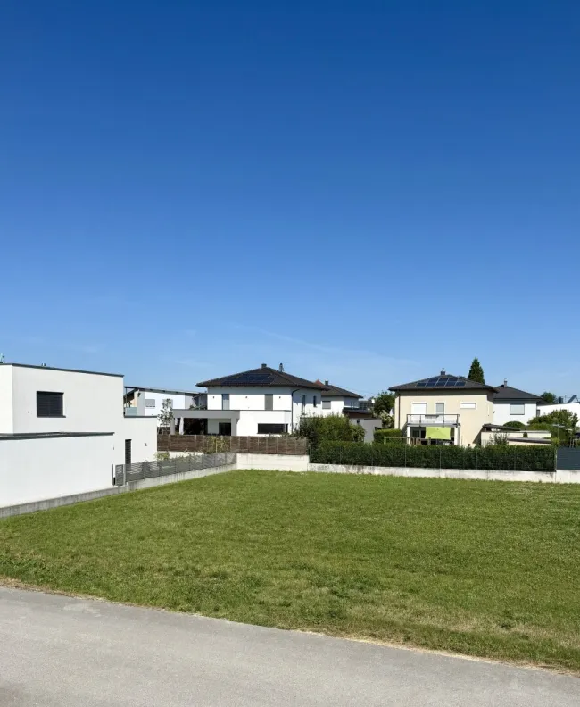 ATTRAKTIVER BAUGRUND IN RUHIGER SIEDLUNGSLAGE - KEIN BAUZWANG - Titelbild