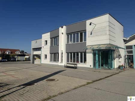 Repräsentatives Bürogebäude mit Erweiterungspotenzial in Gols