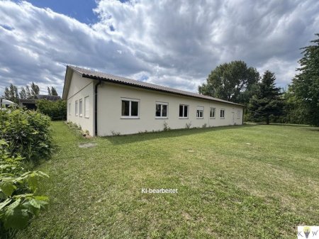 Vielseitig nutzbare Gewerbehalle in Wienerherberg zu vermieten