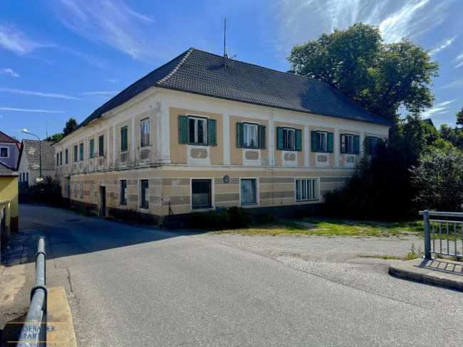 Ehemaliges Traditionsgasthaus mit großzügigem Grundstück und vielseitigen Nutzungsmöglichkeiten - Titelbild