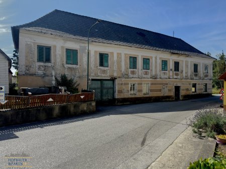 Ehemaliges Traditionsgasthaus mit großzügigem Grundstück und vielseitigen Nutzungsmöglichkeiten