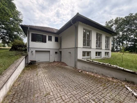 Villa auf Traumgrundstück I 33.457m² I 240m² Nutzfläche I Sauna I Garage I Altbaumbestand