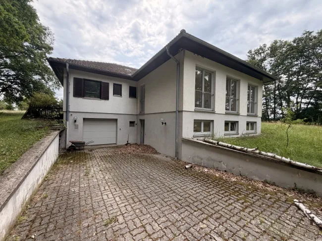 Villa auf Traumgrundstück I 33.457m² I 240m² Nutzfläche I Sauna I Garage I Altbaumbestand - Bild