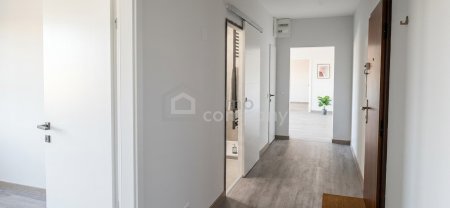 Vollsanierte 4-Zimmer-Wohnung mit 27 qm Südwest-Terrasse nahe Wienerberg City