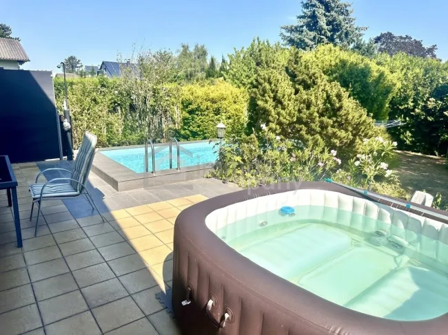 Traum-Bungalow in Gänserndorf mit Pool, Garten, Terrasse & Carport – jetzt entdecken! - Bild