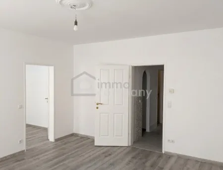 Wohnung frisch renoviert für Singles, Studenten, Anleger!
