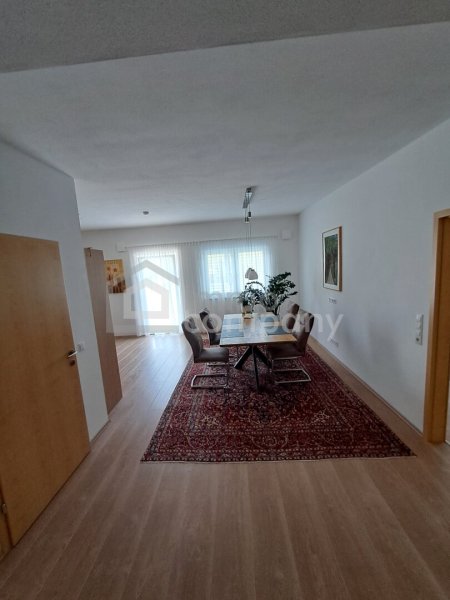 Moderne 2-Zi. Terrassenwohnung mit Garten & Stellplatz in Loosdorf – Neuwertig & hell!