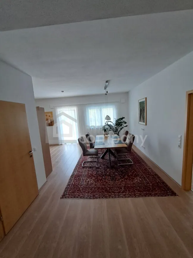 Moderne 2-Zi. Terrassenwohnung mit Garten & Stellplatz in Loosdorf – Neuwertig & hell! - Titelbild