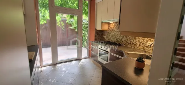 Neuwertiges 5-Zi-Haus mit Garten, Terrasse & moderner Ausstattung in der Nähe vom 4. Bezirk zu mieten! - Titelbild
