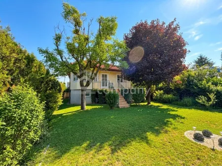 Charmanter Bungalow mit Garten, Terrasse & Carport in 1220 Wien – 3 Zimmer, 74m²!