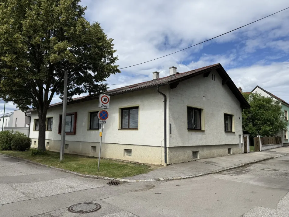 großes Wohnhaus mit 6 Schlafzimmern und Vollkeller - Bild