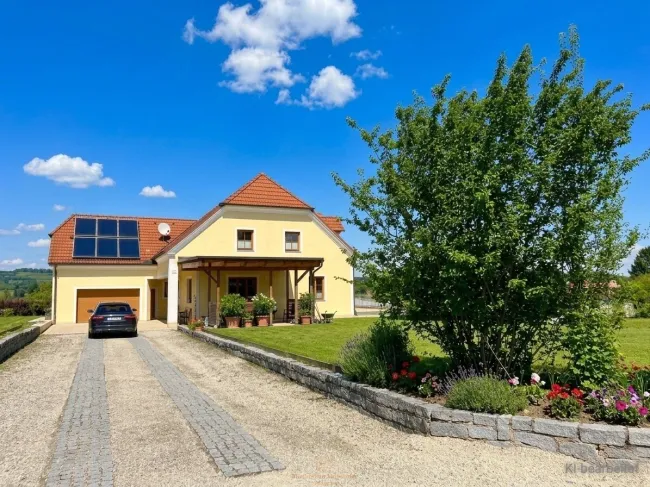 Traditionsweingut Kamptal | 8,5 ha Spitzenlagen | Seit 1776 | Moderner Edelstahlkeller | Elsarn im Straßertal, NÖ - Bild