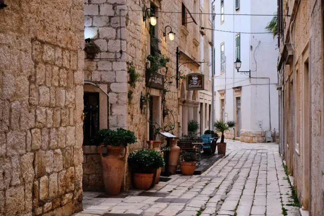 Immobilien in Kroatien – Steinhäuser, Villen, Grundstücke & Renditeobjekte an der Adria | Exklusives Vor-Ort-Netzwerk | Auf Anfrage - Bild