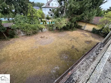 Renovierungsbedürftiges Wohnhaus mit großem Potenzial auf sonnigem, uneinsehbarem Grundstück