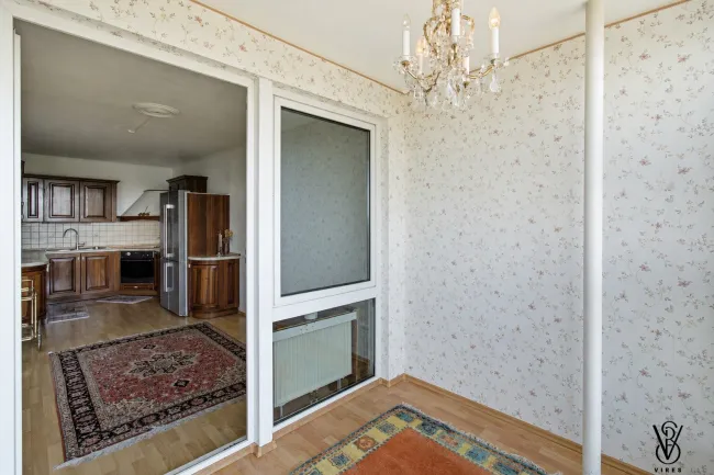 Am Donaupark: Helle 3-/4-Zimmer-Wohnung mit Fernblick, alles fußläufig erreichbar - Bild
