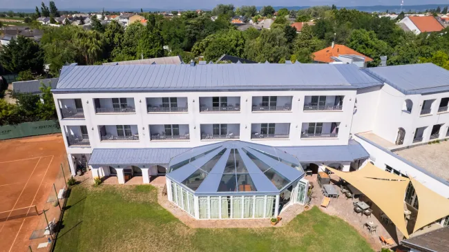 Top Hotel mit 18 Zimmern, Wellness & Sport in Podersdorf am See - Bild