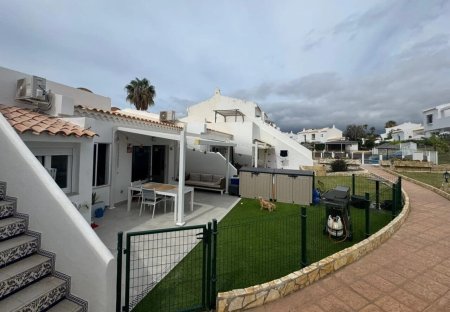 Teneriffa: Charmantes Reihenendhaus mit Dachterrasse und Gemeinschaftspool