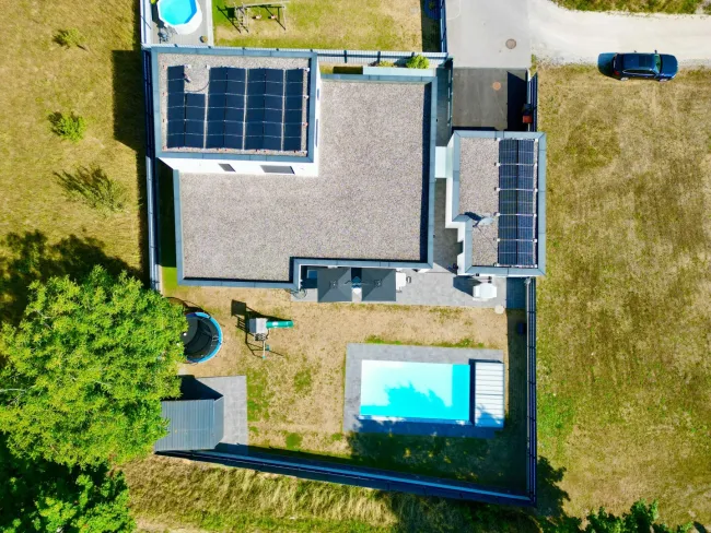 Moderne Traumimmobilie mit Pool, PV-Anlage & Top-Ausstattung - Bild