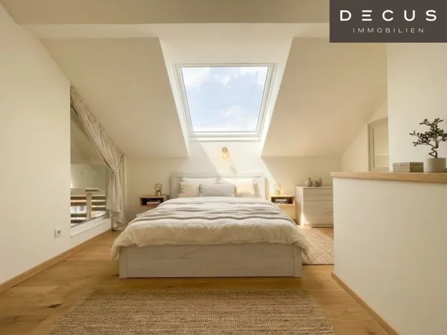 | TRAUMHAFTE DACHGESCHOSS-MAISONETTE | PENTHOUSE | ERSTBEZUG | 5 ZIMMER | LICHTDURCHFLUTET | LIFTZUGANG IN DIE 1. ETAGE | 2 FREIFLÄCHEN | TOP LAGE - Bild