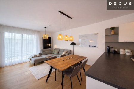 ELEGANTE 2-ZIMMER WOHNUNG | WESTBALKON IN INNENHOFRUHELAGE | HOCHWERTIGE KÜCHE UND MÖBLIERUNG