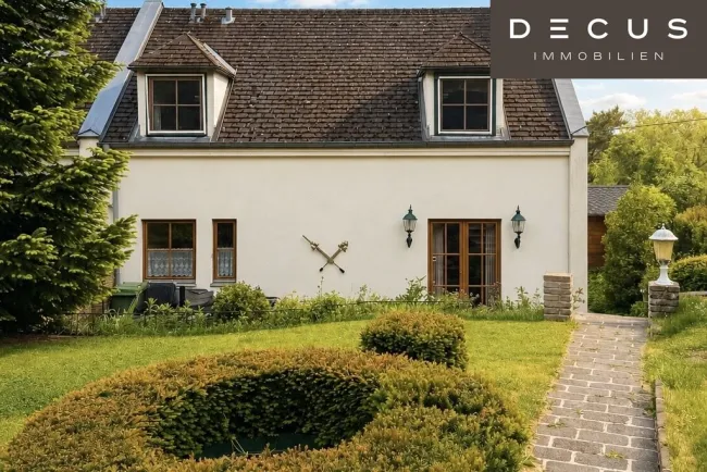 DOPPELHAUS I GRÜNRUHELAGE MIT IDYLLISCHEN GARTEN I GARAGE I WALLBOX I KELLER - Bild
