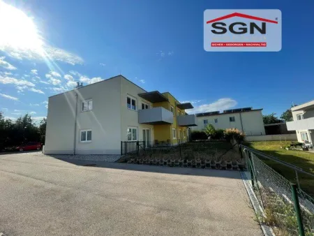Heizkosten inkludiert! Gemütliche 2-Zimmer Genossenschaftswohnung Junges Wohnen in Seefeld-Kadolz mit Balkon und Stellplatz! - Titelbild
