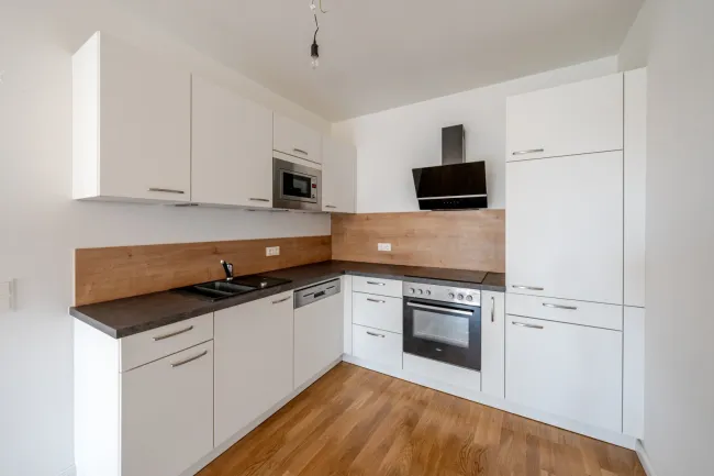 Ihr Rückzugsort im Grünen – 2-Zimmer-Wohnung mit Balkon und Tiefgaragenparkplatz - Titelbild