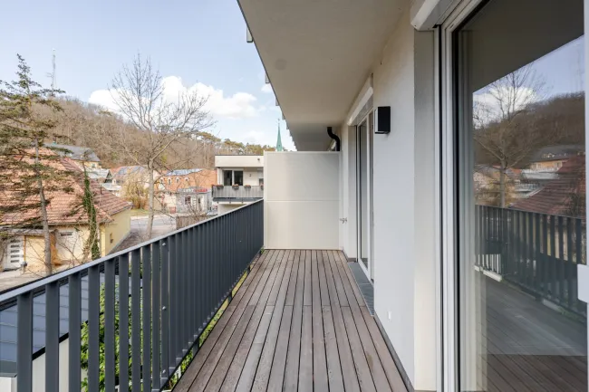 Ihr Rückzugsort im Grünen – 2-Zimmer-Wohnung mit Balkon und Tiefgaragenparkplatz - Bild