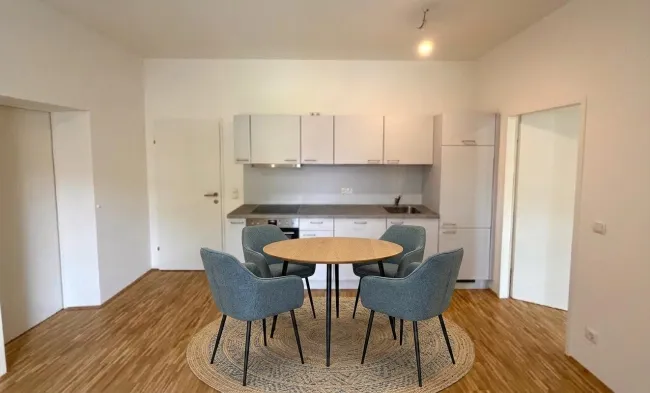 *3-Zimmerwohnung inkl. Küche möbliert im 1.OG am Lendplatz* - Bild