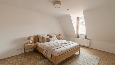 *DG-Galeriewohnung inkl. Klima und Küche möbliert am Lendplatz*