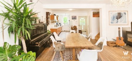 Traumhaftes Reihenhaus in Top-Lage von Gumpoldskirchen: 3 Etagen + Vollunterkellerung | Terrasse & Eigengarten