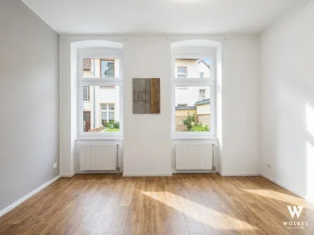 Stilvoll wohnen im klassischen Wiener Altbau | 2-Zimmer-Eigentumswohnung renoviert, barrierefrei und sofort bezugsfertig