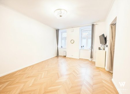 Moderne 2-Zimmer-Altbauwohnung mit Terrasse im ruhigen Innenhof | Gesamte Wohnung hofseitig ausgerichtet