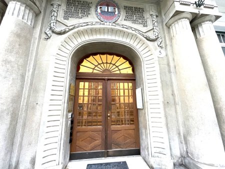 Exklusive Mansardenwohnung in elegantem Jugendstilpalais – Zentrale Lage – Atemberaubender Blick über die Innenstadt von Baden