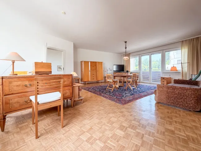Großzügiges Wohnen im Grünen: 4 Zimmer, zwei Loggien und Garage in Währing - Bild