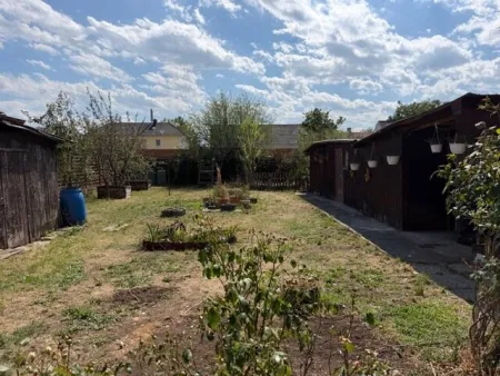 Einfamilienhaus mit Garten - 5 Zimmer - SANIERUNGSBEDÜRFTIG - in Wöllersdorf - Euro 180.000! - Bild