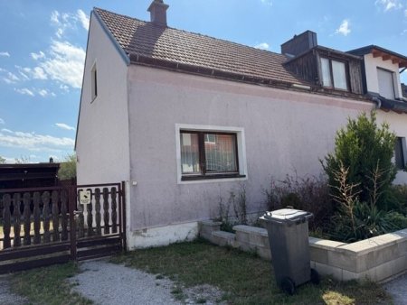 Einfamilienhaus mit Garten - 5 Zimmer - SANIERUNGSBEDÜRFTIG - in Wöllersdorf - Euro 180.000!