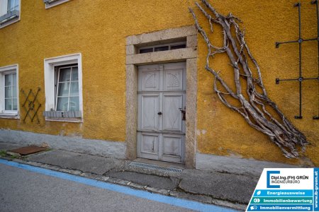 Kleines Stadthaus an der Donau – mit Charme und Potenzial